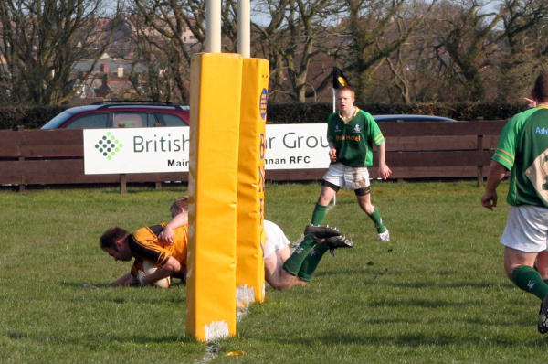 Billy Henderson scored Annan�s second try � not bad for the auld yin!