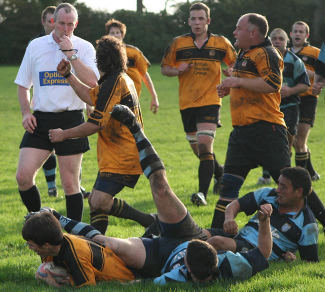 Alex Halliday scores the 2nd try...