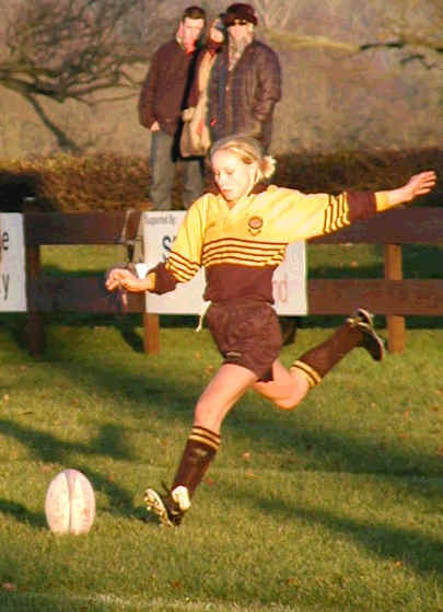 Lyndsey Povall scores her try....
