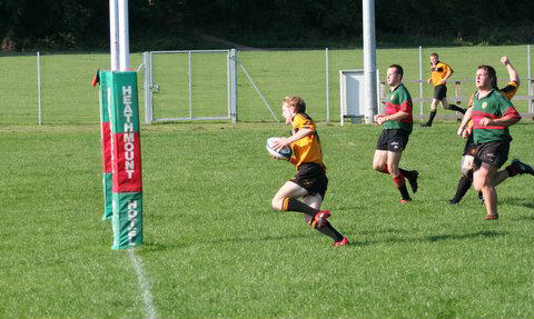 Andrew White scoring