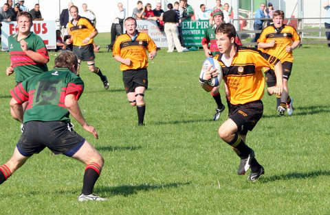 Alex Halliday showing what a well balanced player he is.